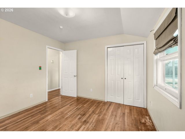 915 E MARQUAM St, Mt Angel, OR 97362