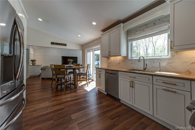 11 Arrowood Drive, Saint James, NY 11780