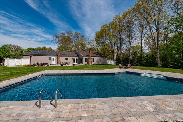 11 Arrowood Drive, Saint James, NY 11780