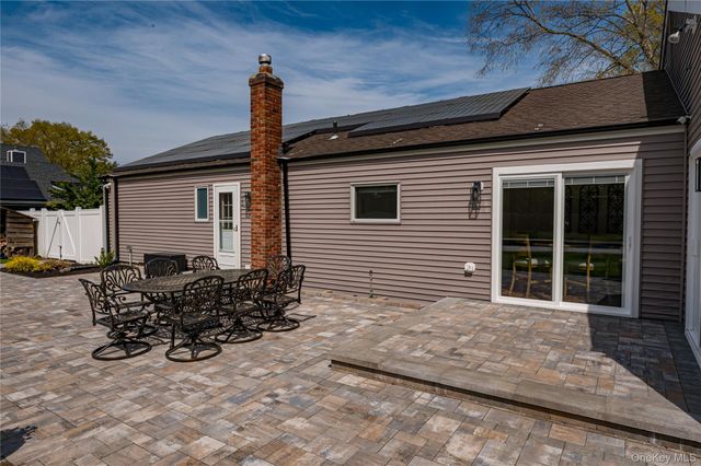 11 Arrowood Drive, Saint James, NY 11780