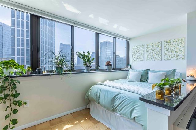 6 Whittier Place 14G, Boston, MA 02114