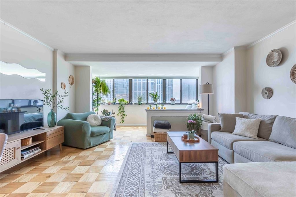 6 Whittier Place 14G, Boston, MA 02114