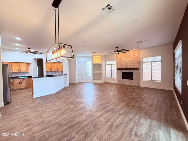 6827 S 39TH Place, Phoenix, AZ 85042