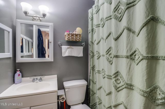 32 Yorkshire Parkway, Gulfport, MS 39503