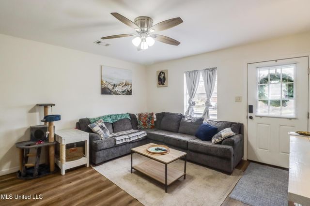 32 Yorkshire Parkway, Gulfport, MS 39503