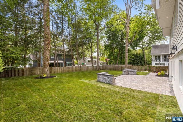 14 Beechwood Road, Ho-ho-kus, NJ 07423