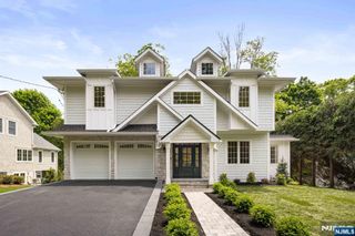 14 Beechwood Road, Ho-ho-kus, NJ 07423