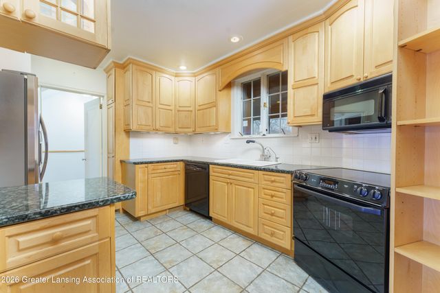 938 Wildwood Drive, East Lansing, MI 48823