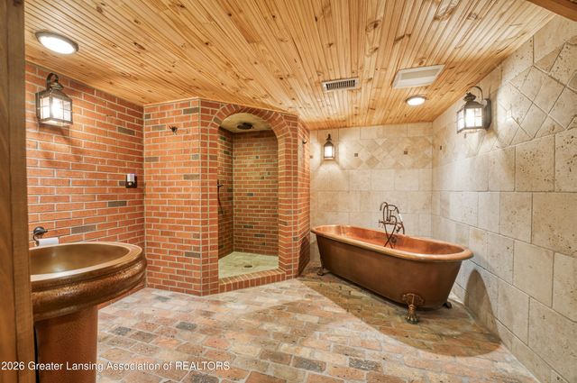 938 Wildwood Drive, East Lansing, MI 48823