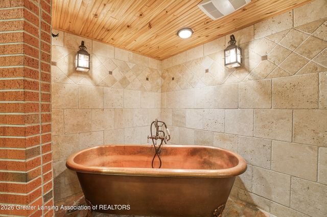 938 Wildwood Drive, East Lansing, MI 48823