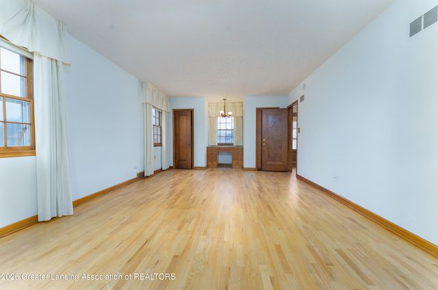 938 Wildwood Drive, East Lansing, MI 48823