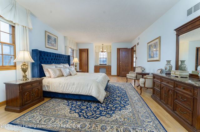 938 Wildwood Drive, East Lansing, MI 48823