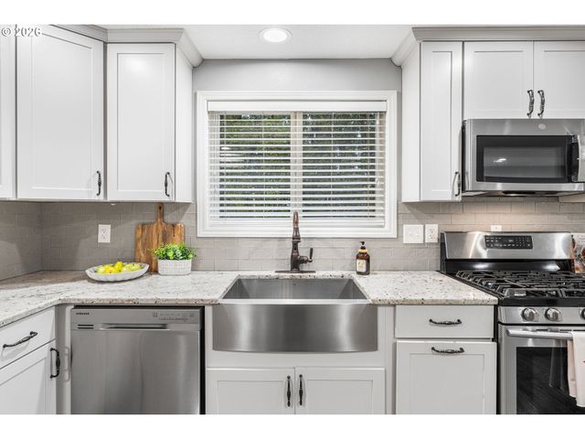 2512 Nw LOGAN St, Camas, WA 98607