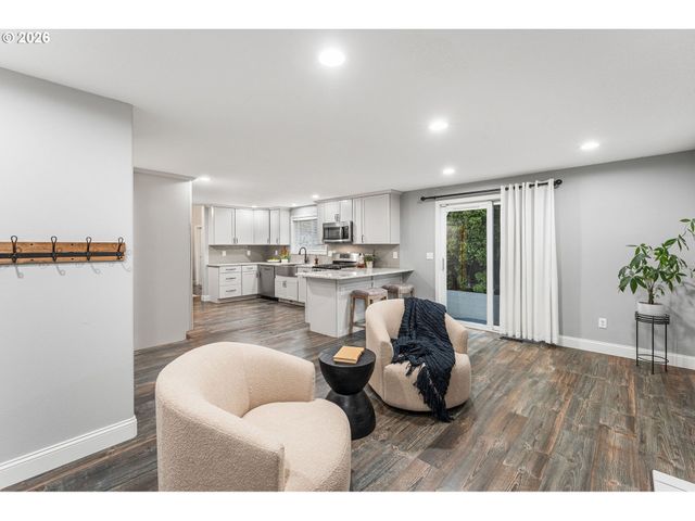 2512 Nw LOGAN St, Camas, WA 98607