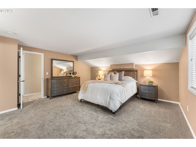 2512 Nw LOGAN St, Camas, WA 98607