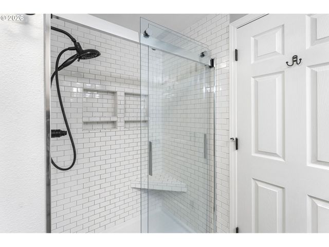 2512 Nw LOGAN St, Camas, WA 98607