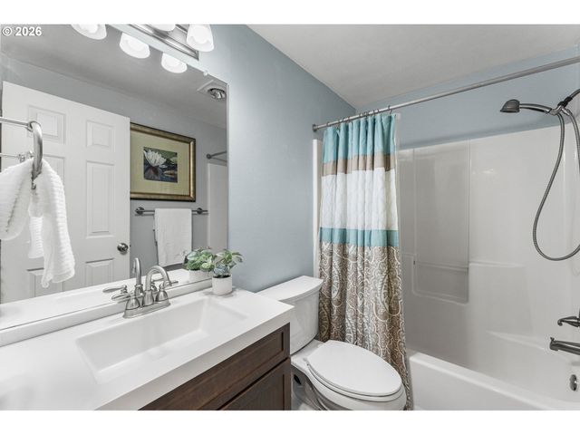 2512 Nw LOGAN St, Camas, WA 98607