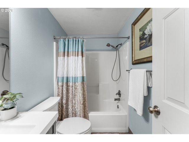 2512 Nw LOGAN St, Camas, WA 98607