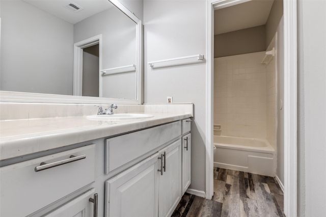 9707 Richmond Avenue 34, Houston, TX 77042