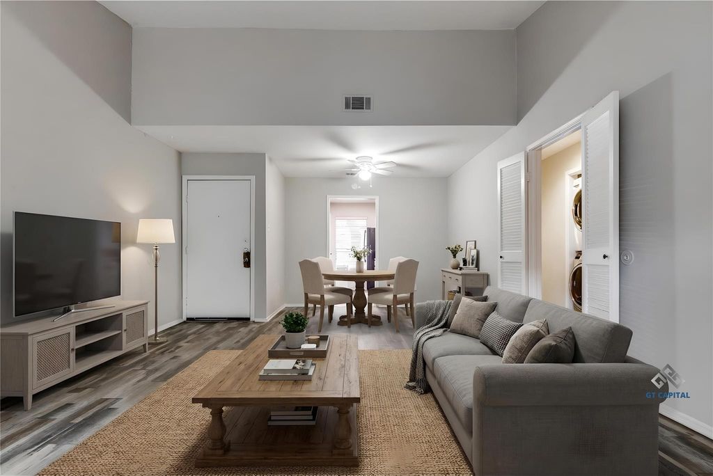 9707 Richmond Avenue 34, Houston, TX 77042