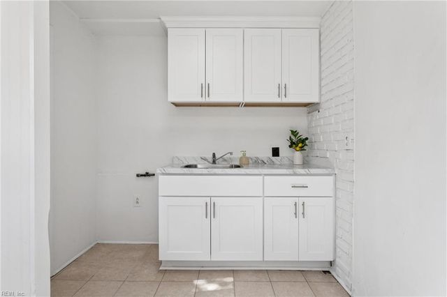 8227 Andrew LN, Norfolk, VA 23505