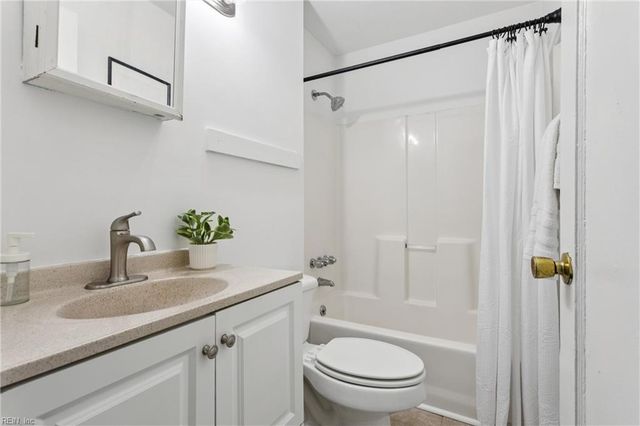 8227 Andrew LN, Norfolk, VA 23505