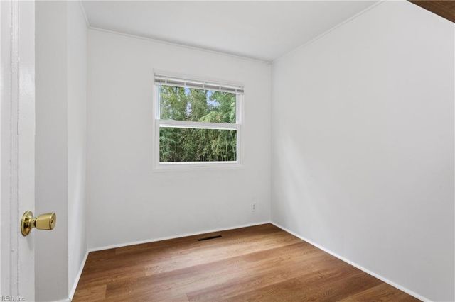 8227 Andrew LN, Norfolk, VA 23505