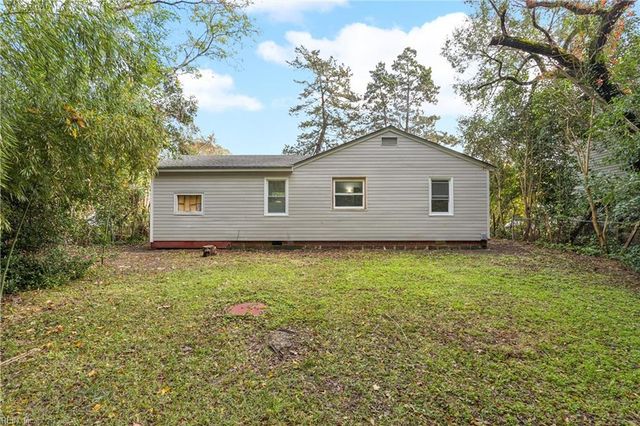 8227 Andrew LN, Norfolk, VA 23505