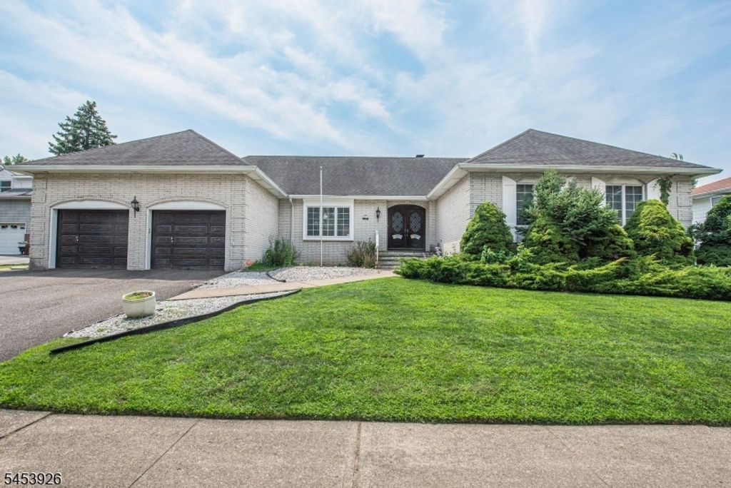 35 Van Winkle Ct, Woodland Park, NJ 07424 — exterior