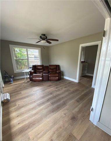408 E 4th St, Alice, TX 78332