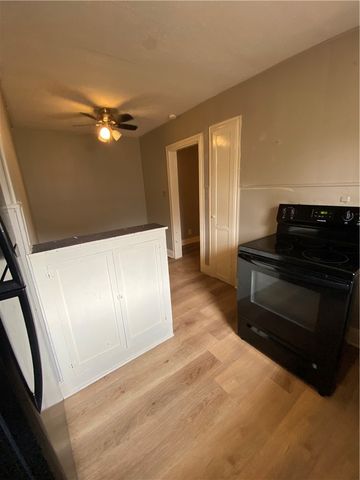 408 E 4th St, Alice, TX 78332