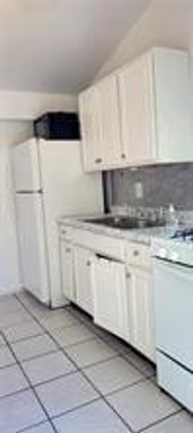 1820 Roosevelt Street B, Hollywood, FL 33020