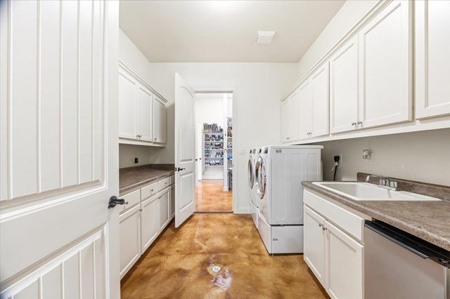 230 Dry Bear CRK, New Braunfels, TX 78132