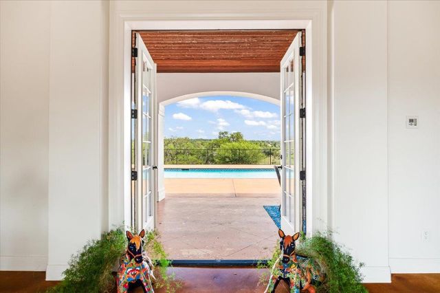 230 Dry Bear CRK, New Braunfels, TX 78132