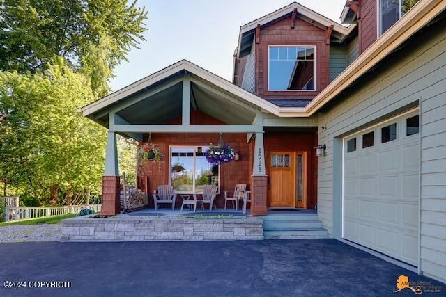 2923 Captain Cook Estates Circle, Anchorage, AK 99517