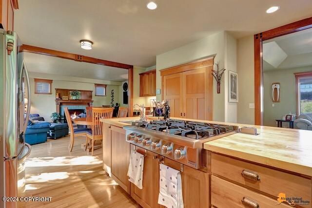 2923 Captain Cook Estates Circle, Anchorage, AK 99517