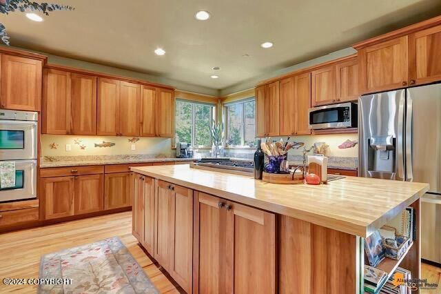 2923 Captain Cook Estates Circle, Anchorage, AK 99517