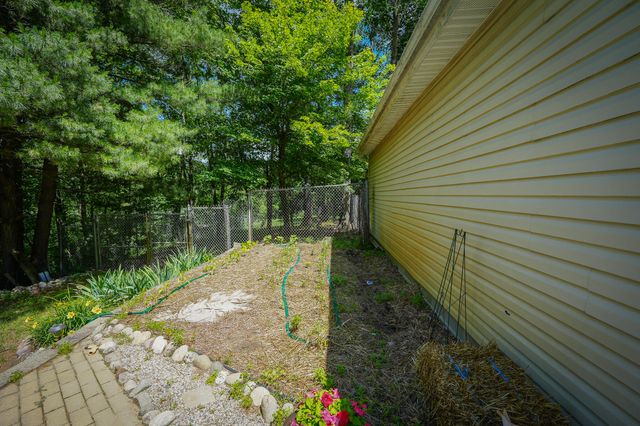 9339 Maple Hill Road, Howard City, MI 49329