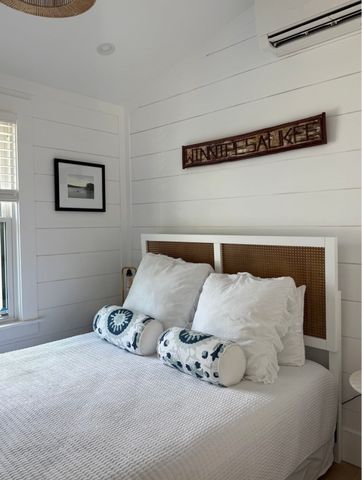 2 Glenmere Rd, Rockport, MA 01966