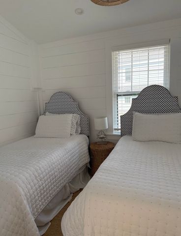 2 Glenmere Rd, Rockport, MA 01966