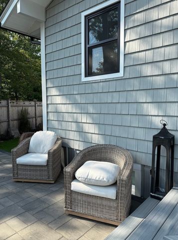 2 Glenmere Rd, Rockport, MA 01966