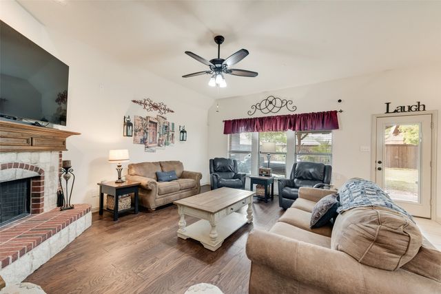 5017 W Fall Drive, Midlothian, TX 76065