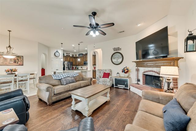 5017 W Fall Drive, Midlothian, TX 76065