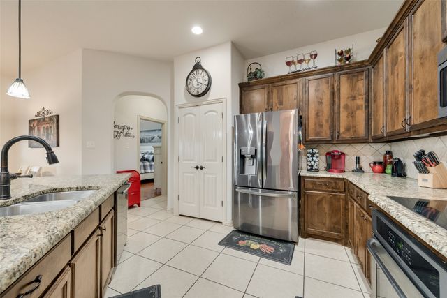 5017 W Fall Drive, Midlothian, TX 76065