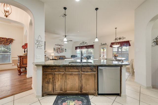 5017 W Fall Drive, Midlothian, TX 76065