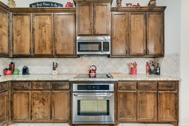 5017 W Fall Drive, Midlothian, TX 76065