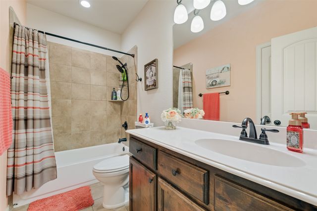 5017 W Fall Drive, Midlothian, TX 76065