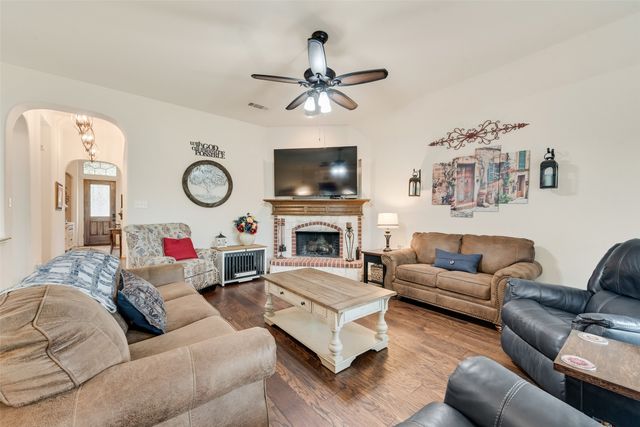 5017 W Fall Drive, Midlothian, TX 76065