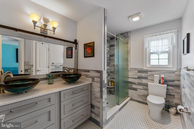 221 E 21ST AVE, North Wildwood, NJ 08260