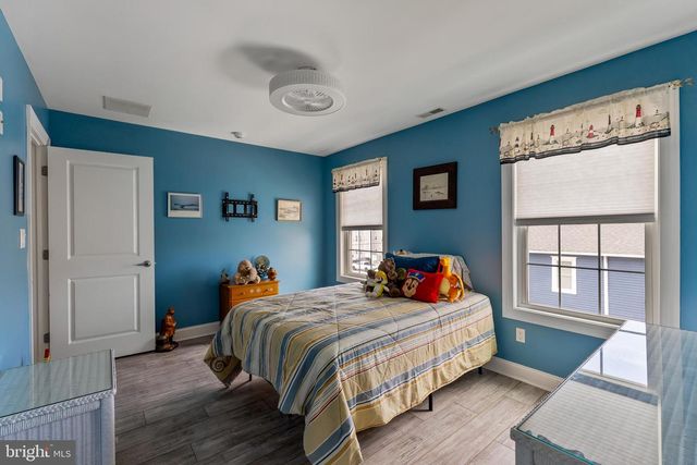 221 E 21ST AVE, North Wildwood, NJ 08260